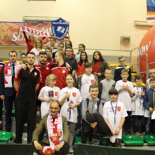 Ustrzyccy uczniowie na meczu reprezentacji Polski